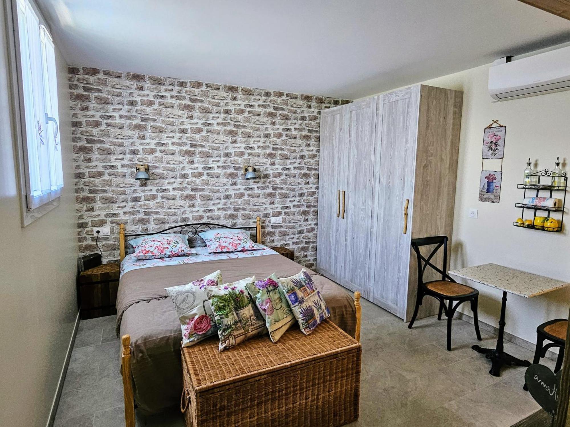 Charmant Studio Pres De La Plage Avec Jacuzzi Et Terrasse Privative Вилньов Любе Екстериор снимка